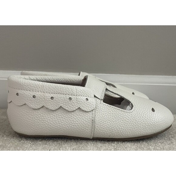 NEW Monkey Feet Girls 6-7 Cream Colored Slip On Shoes - Picture 3 of 7
